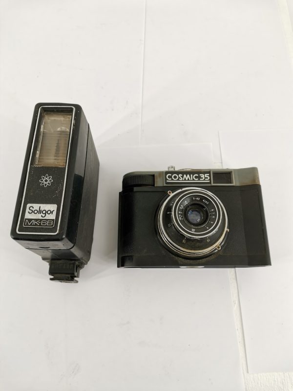 Φωτογραφική μηχανή cosmic 35 με flush εποχής 1980