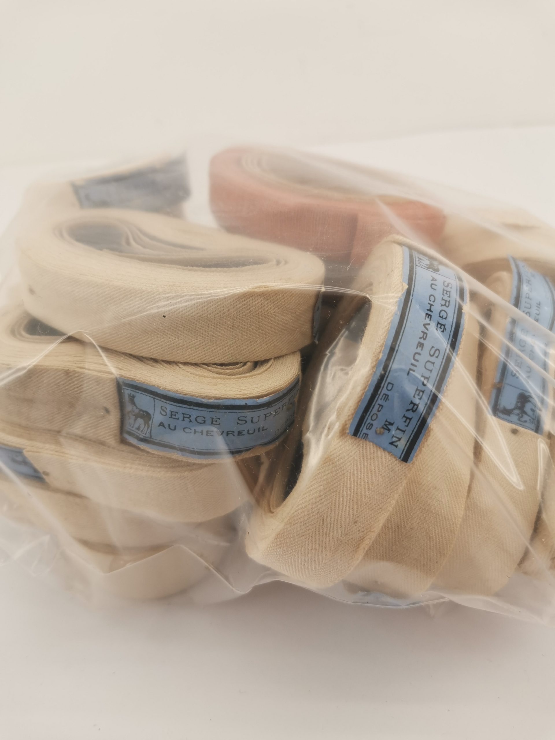 Διάφορες κορδέλες ραπτικής εποχής 1960 - Image 2